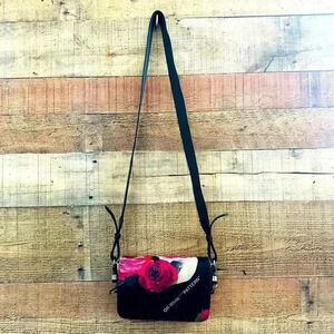 Authentic Off White Pattern Silk Floral Purse